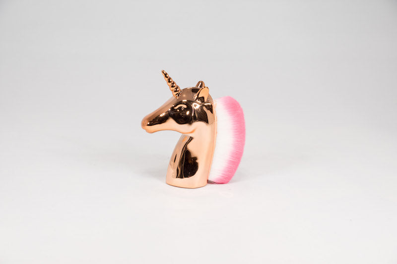 Brosse licorne (onglerie)