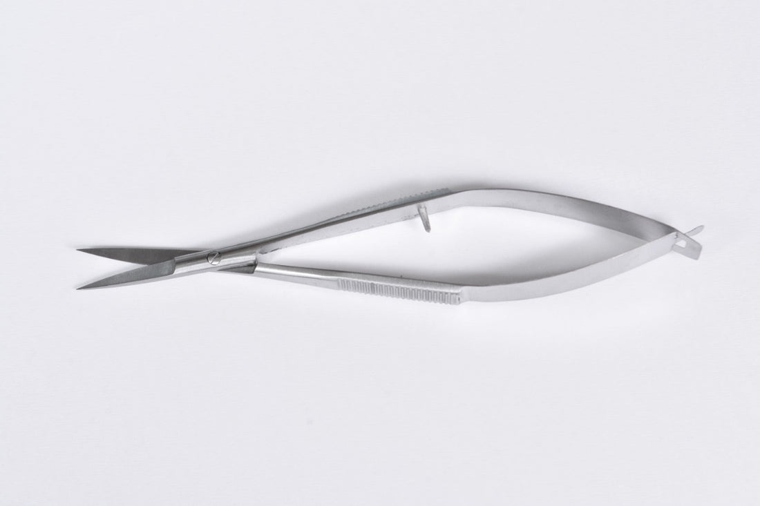 Ciseaux à cuticules