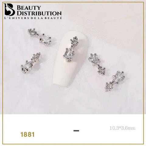 3 Bijoux pour ongles à strass 1881 Beauty Distribution