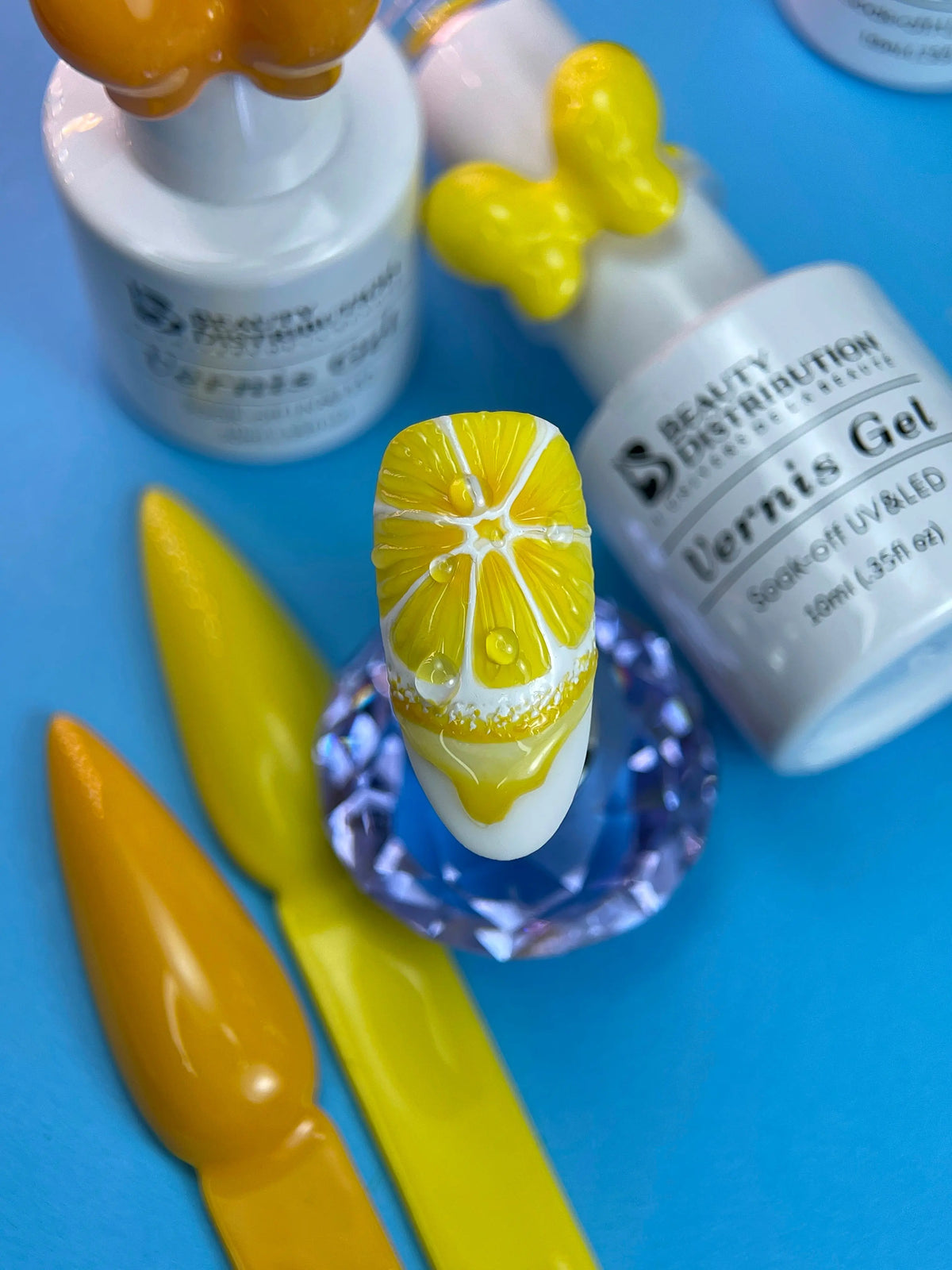 Vernis Semi-Permanent UV/LED A084 Jaune Solaire  Beauty Distribution - Beauty Distribution