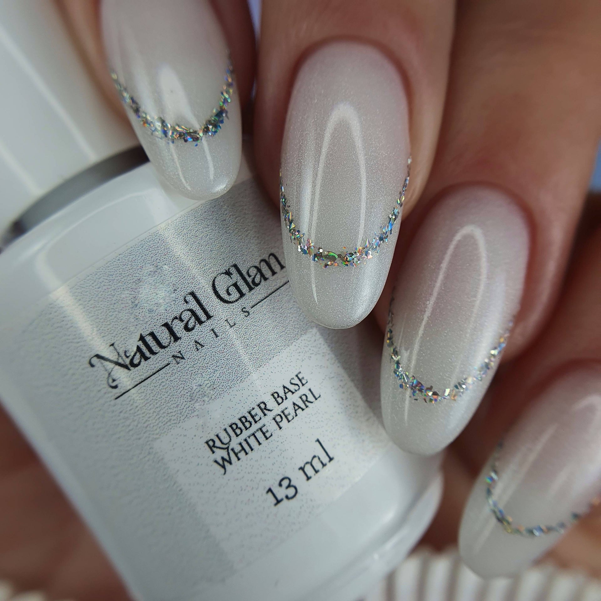 Rubber Base White Pearl 13ml – L’Élégance Nacrée pour un Gainage Haute Coutur