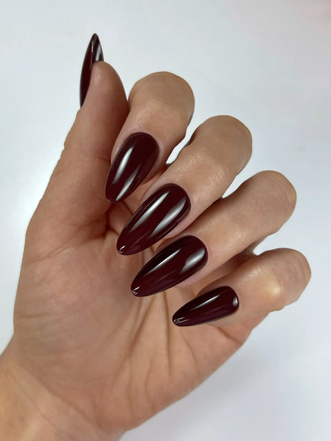 Vernis Semi-Permanent A181 – Bordeaux Royal Bourgogne Profond (15ml) – UV/LED Beauty Distribution