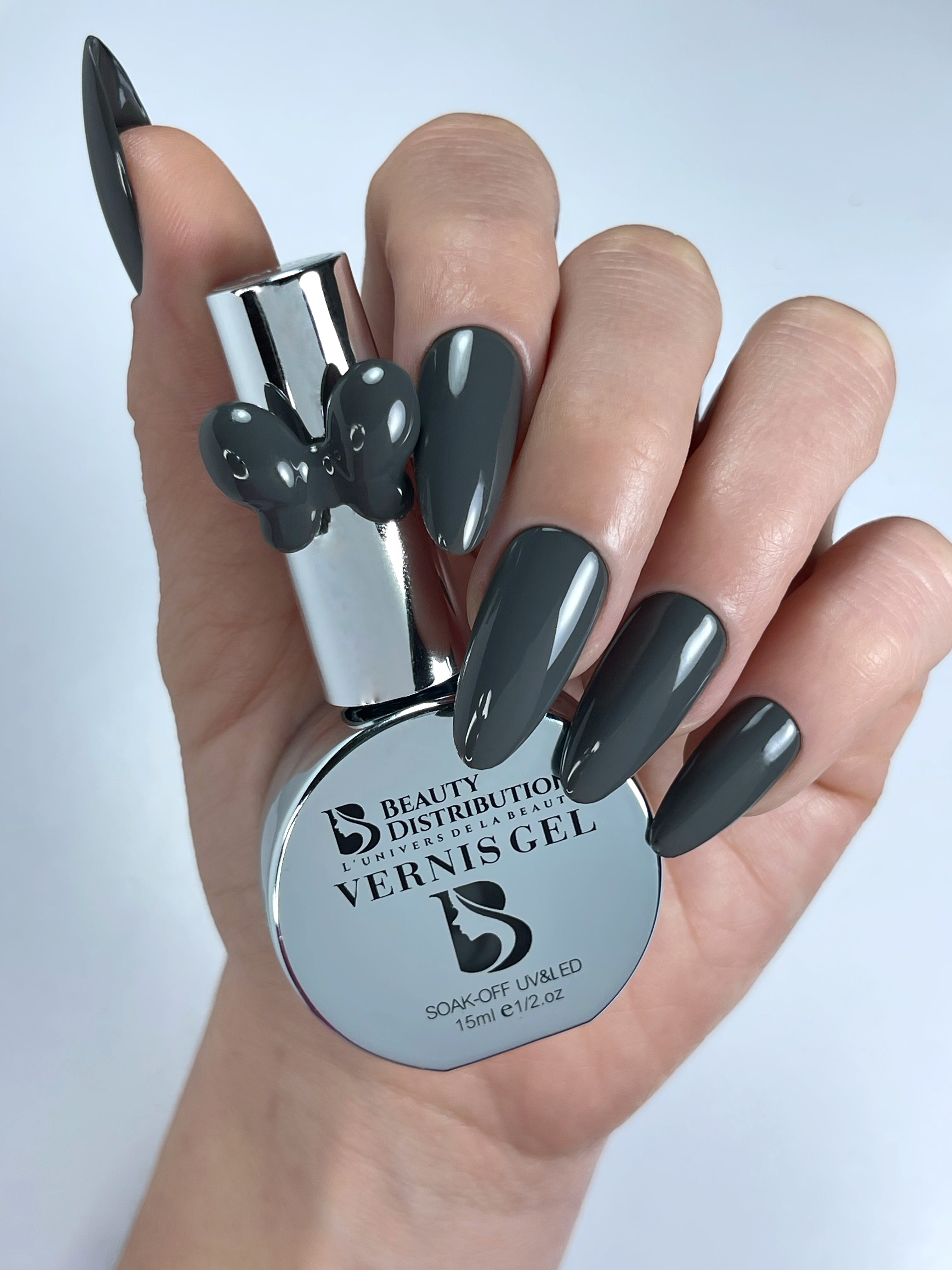 Esmalte en gel plateado gris oscuro A156
