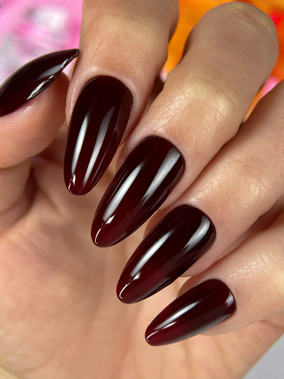Vernis Semi-Permanent A258 – Cerise Noir Intense (10ml) – UV/LED - Beauty Distribution