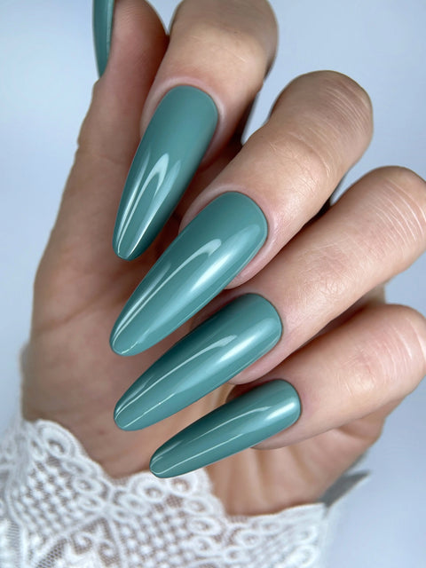 Vernis Gel Semi-Permanent - C031 - Vert Sauge Élégant Beauty Distribution