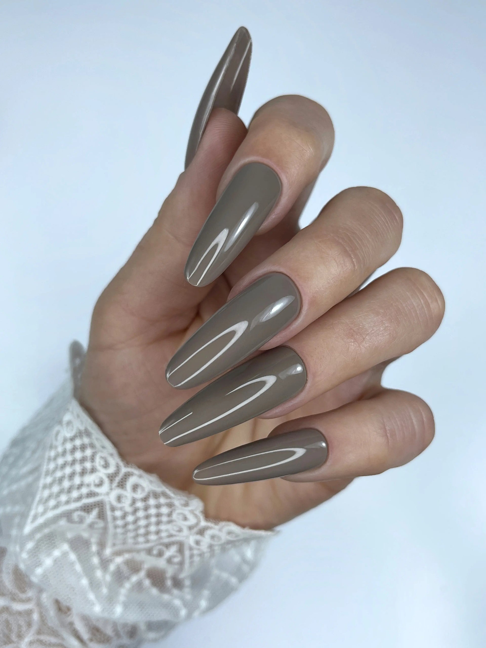 Vernis Semi-Permanent A128 – Taupe Chic : L’Élégance Absolue Beauty Distribution