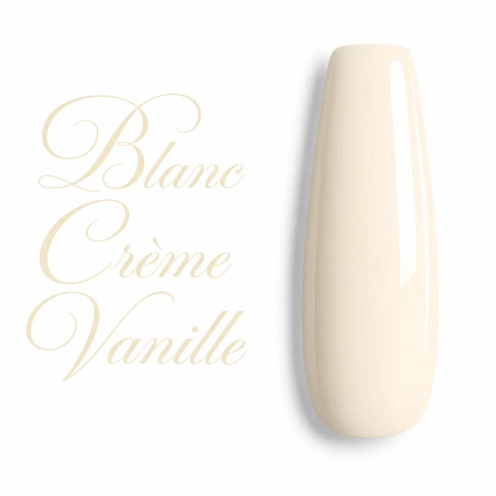 Blanc Crème Vanille – capsule de vernis semi-permanent gel UV Beauty Distribution, teinte blanc crème vanille légèrement ivoire et subtilement rosée, finition ultra brillante glossy, nuancier professionnel pour prothésiste ongulaire, manucure élégante, nail art, pose gel UV LED, ongles en gel, couleur nude claire intemporelle.