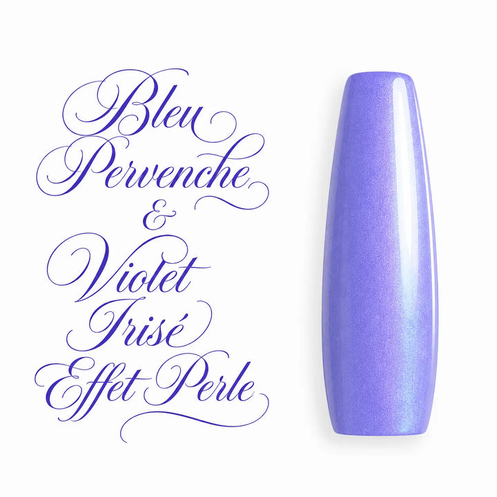 Capsule d’ongle ballerine Bleu Pervenche et Violet Irisé Effet Perle, nuancier brillant pour gel UV et vernis semi-permanent professionnel.