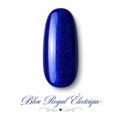 Vernis gel Bleu Royal Électrique Beauty Distribution sur capsule, teinte bleu royal profond aux fines paillettes scintillantes, effet gel brillant luxe pour des ongles sophistiqués et une manucure professionnelle.