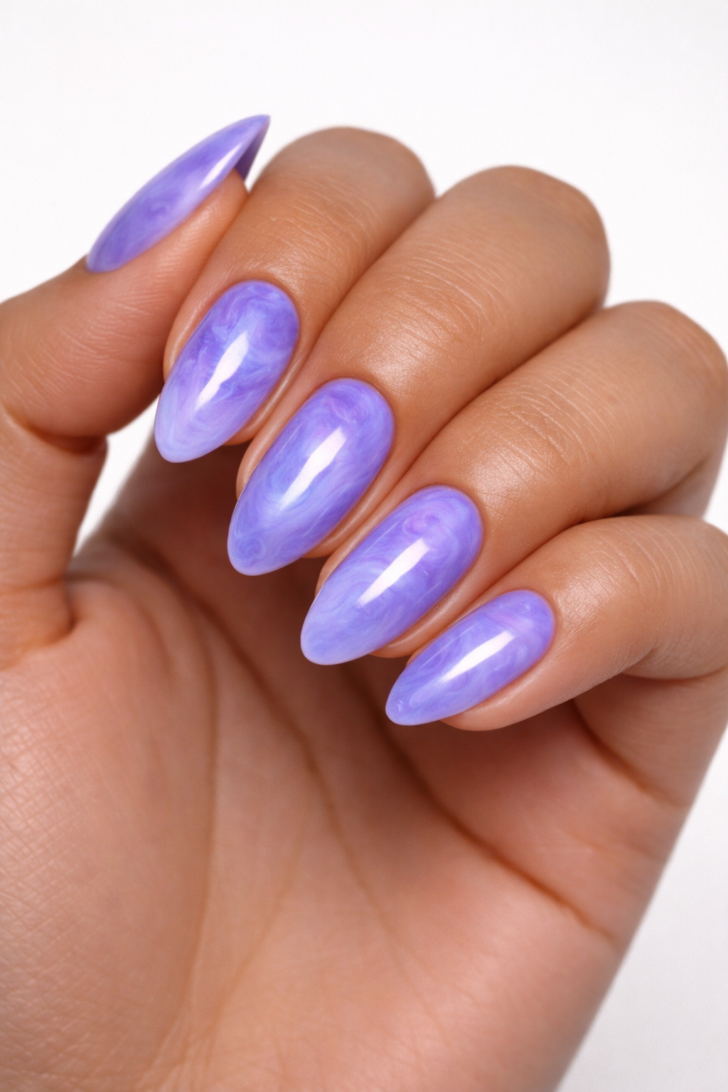 Vernis Semi-Permanent E114 – Lavande Perlée Irisée