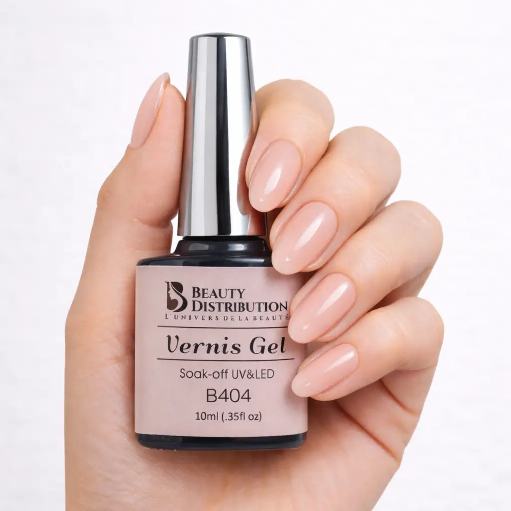 Vernis Semi-Permanent B404 – Douceur Poudrée : L’Élégance Naturelle Beauty Distribution