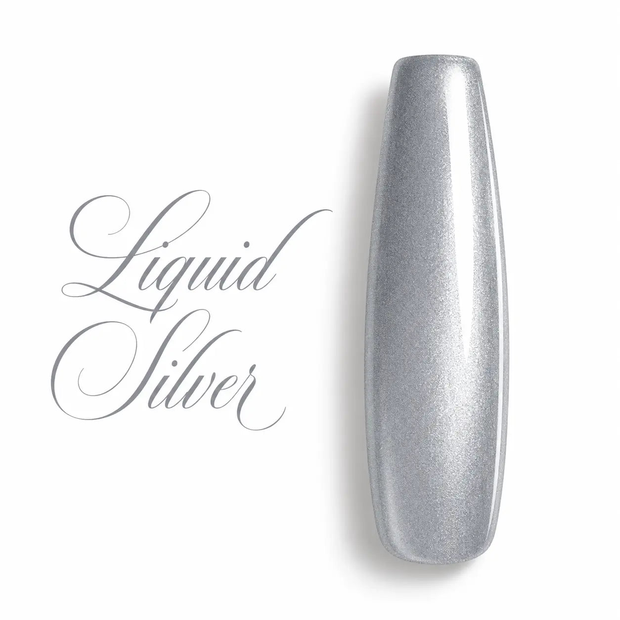 Capsule d’ongle ballerine longue présentant le vernis gel semi-permanent Liquid Silver Beauty Distribution, une teinte argent métallisé lumineuse aux micro-paillettes raffinées, finition ultra brillante UV & LED, idéale pour une manucure chrome élégante et professionnelle.