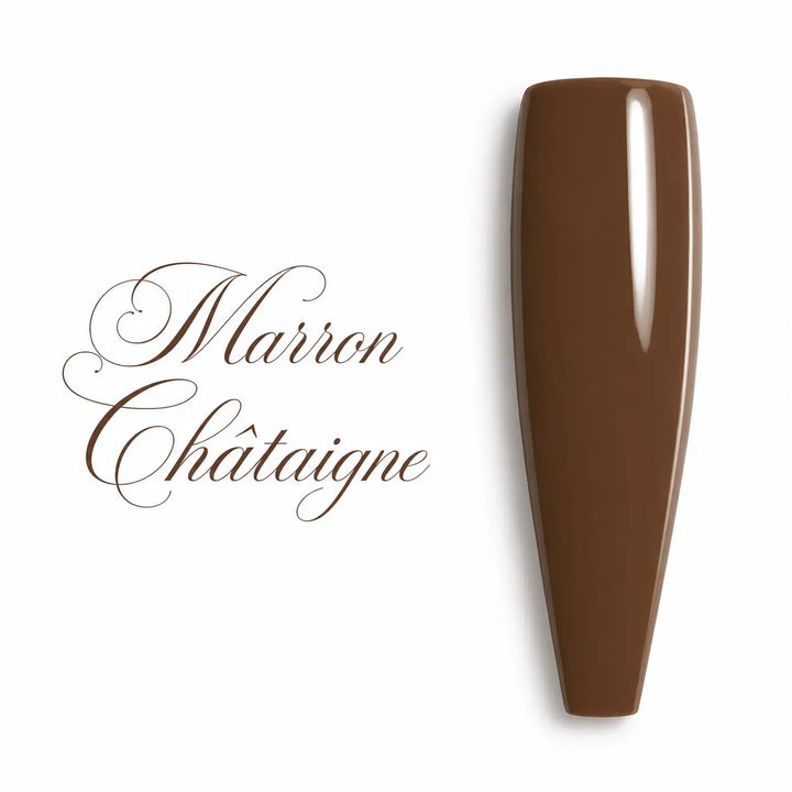 Capsule d’ongle ballerine Marron Châtaigne, vernis gel semi-permanent brun chaud à la finition ultra brillante et élégante.