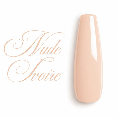 Capsule d’ongle ballerine longue Nude Ivoire, finition glossy crémeuse, nuancier professionnel de vernis gel UV LED et semi-permanent Beauty Distribution.
