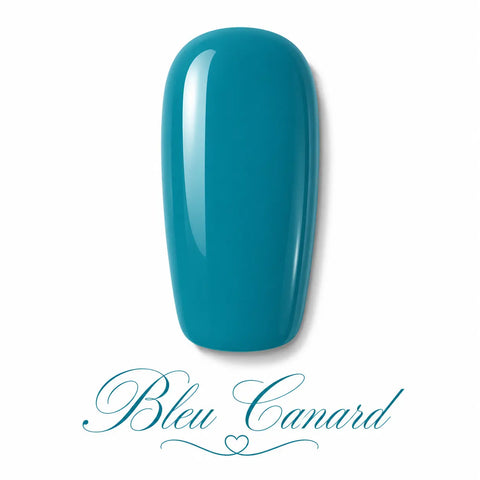 Vernis gel Bleu Canard Beauty Distribution, teinte bleu canard intense sur capsule glossy, finition brillante effet gel professionnel pour manucure chic, moderne et élégante.