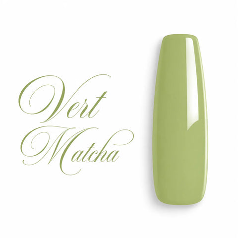 Vernis gel semi-permanent Vert Matcha sur capsule d’ongle ballerine longue, finition ultra brillante, teinte verte pastel douce et élégante.