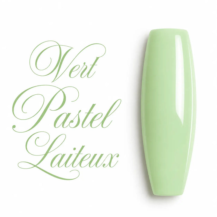 Vert Pastel Laiteux – Nuancier vernis gel UV LED Beauty Distribution, capsule d’ongle ballerine finition ultra brillante, teinte vert pastel laiteux douce, crémeuse et légèrement translucide, idéale pour manucure professionnelle, nail art, gainage, pose en gel, BIAB et vernis semi-permanent.