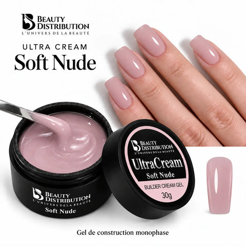Gel de construction Ultra Cream Soft Nude Beauty Distribution : pot ouvert et manucure nude rosé en soft square moyen.