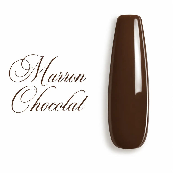 Capsule d’ongle ballerine Marron Chocolat ultra brillante, nuancier professionnel de gel UV et vernis semi-permanent sur fond blanc.
