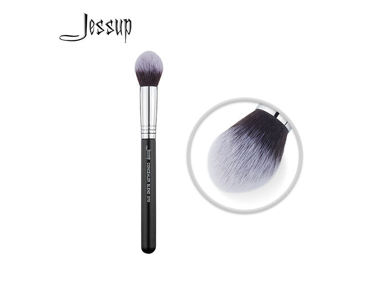 Le pinceau CONCEALER-BLEND-079 par Jessup est parfait pour faire des corrections grâce à sa tête effilée