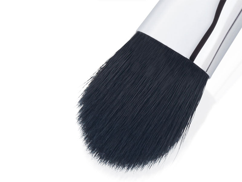 La touffe du pinceau large-fluff-250 de jessup est parfait pour appliquer votre maquillage