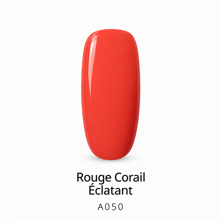 Capsule de vernis semi-permanent Rouge Corail Éclatant A050, sur fond blanc.
